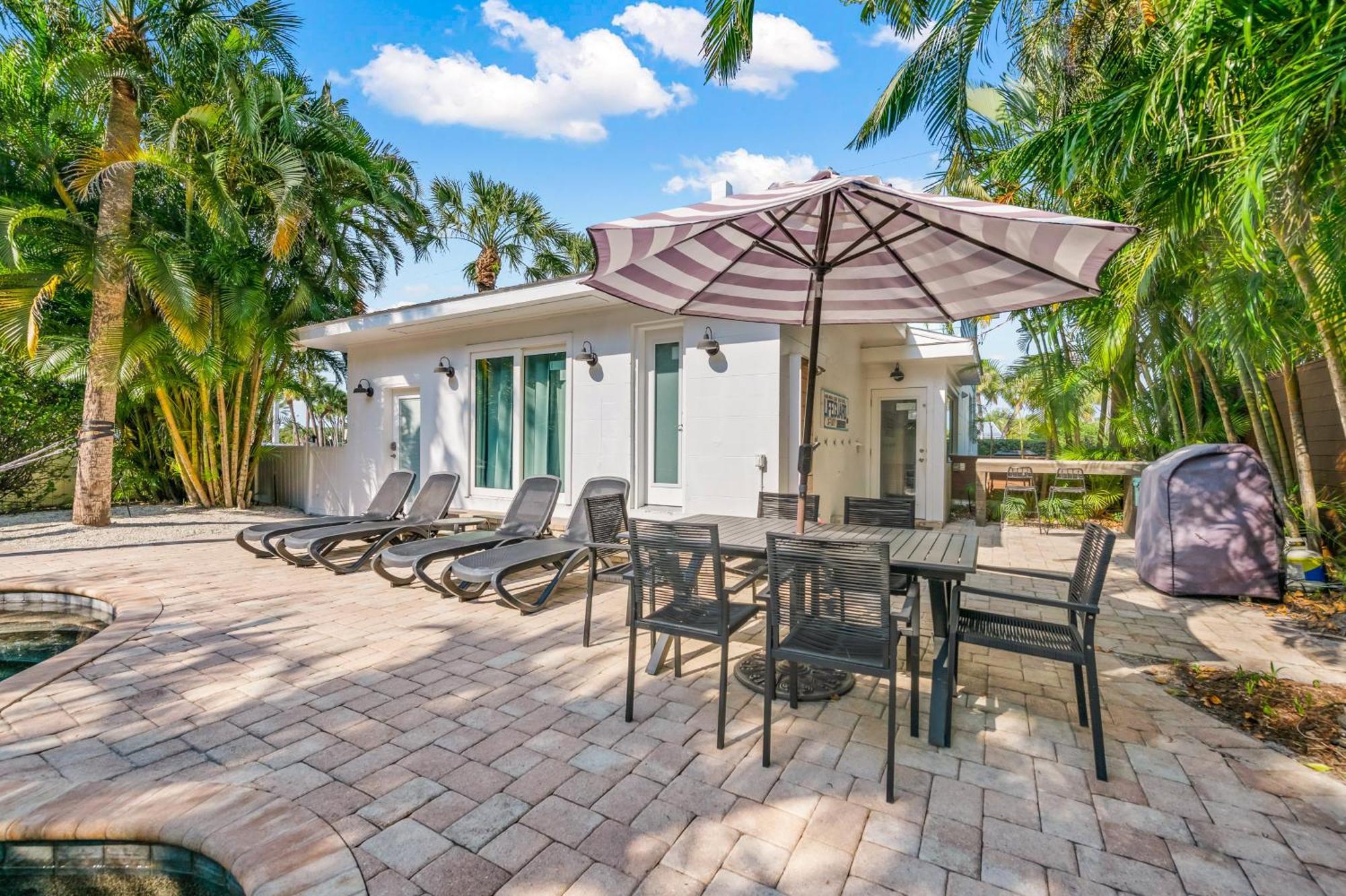 Sandy Pants - Designer Beach Chic Home Steps To Beach Backyard Oasis W Heated Pool Anna Maria Buitenkant foto
