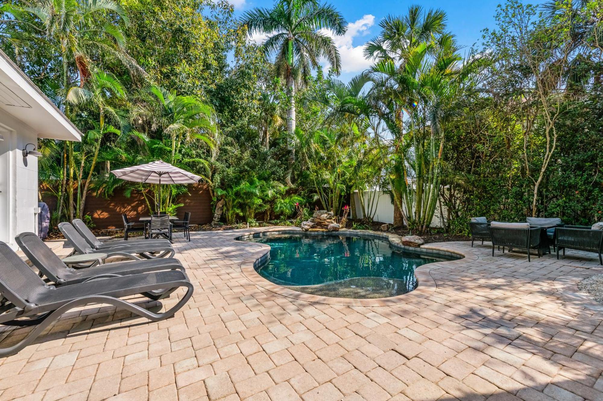 Sandy Pants - Designer Beach Chic Home Steps To Beach Backyard Oasis W Heated Pool Anna Maria Buitenkant foto